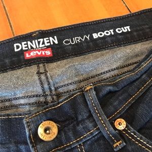 Levi’s Curvy Bootcut Jeans Size 10